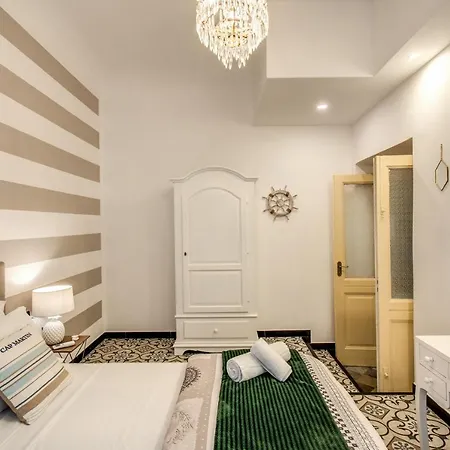 Aweshomeitaly - Cinque Terre Fancy *